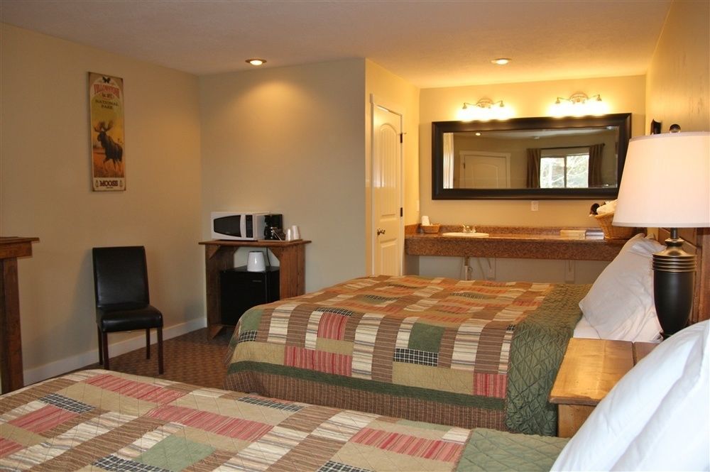 Moose Creek Inn West Yellowstone Eksteriør billede