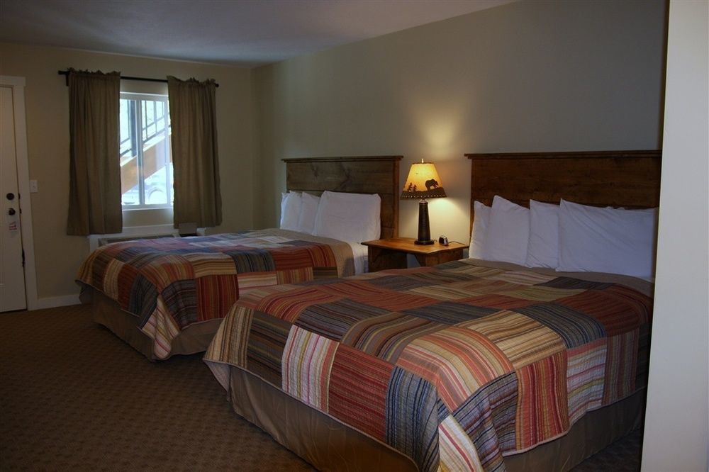 Moose Creek Inn West Yellowstone Eksteriør billede