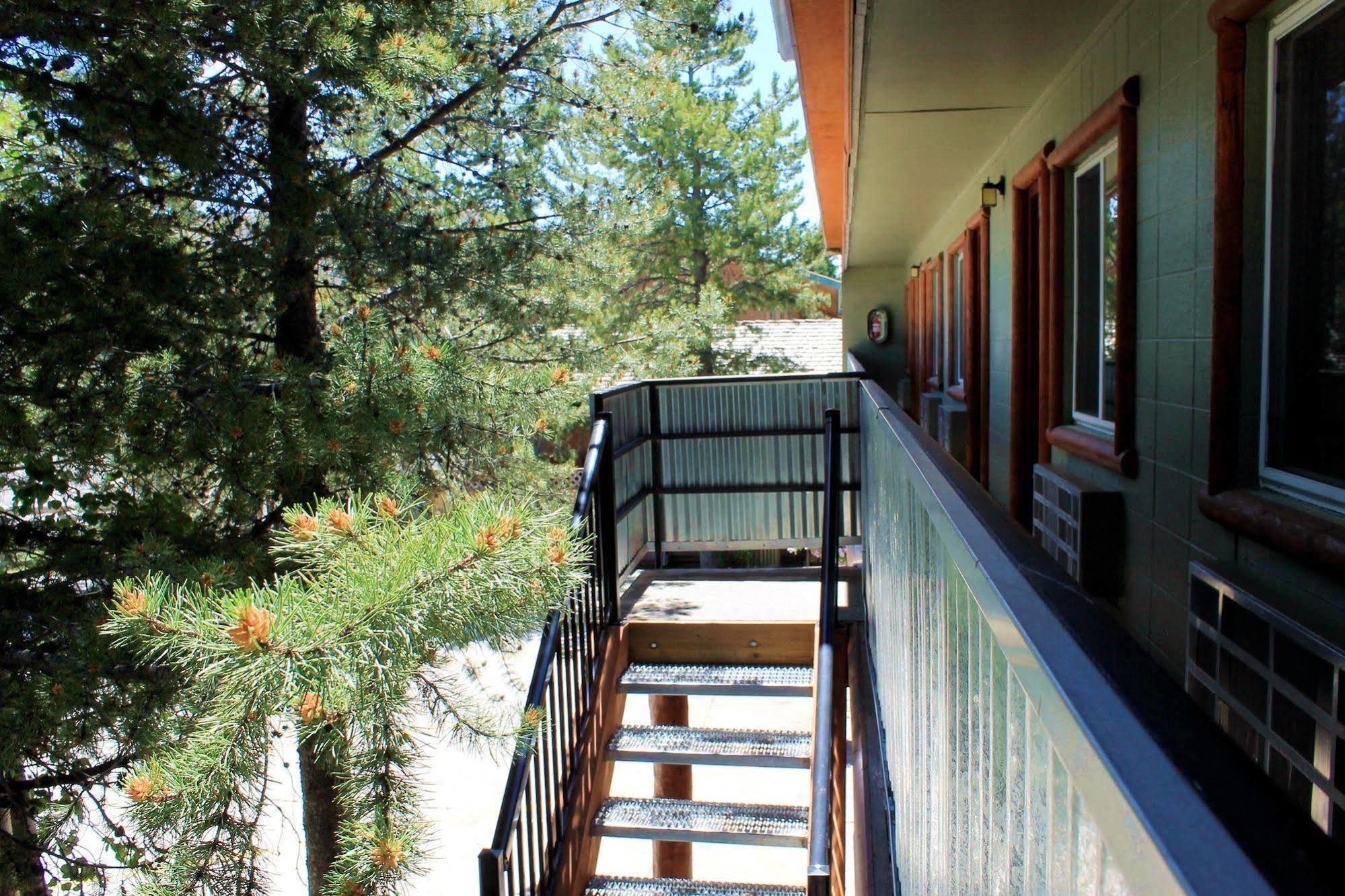 Moose Creek Inn West Yellowstone Eksteriør billede