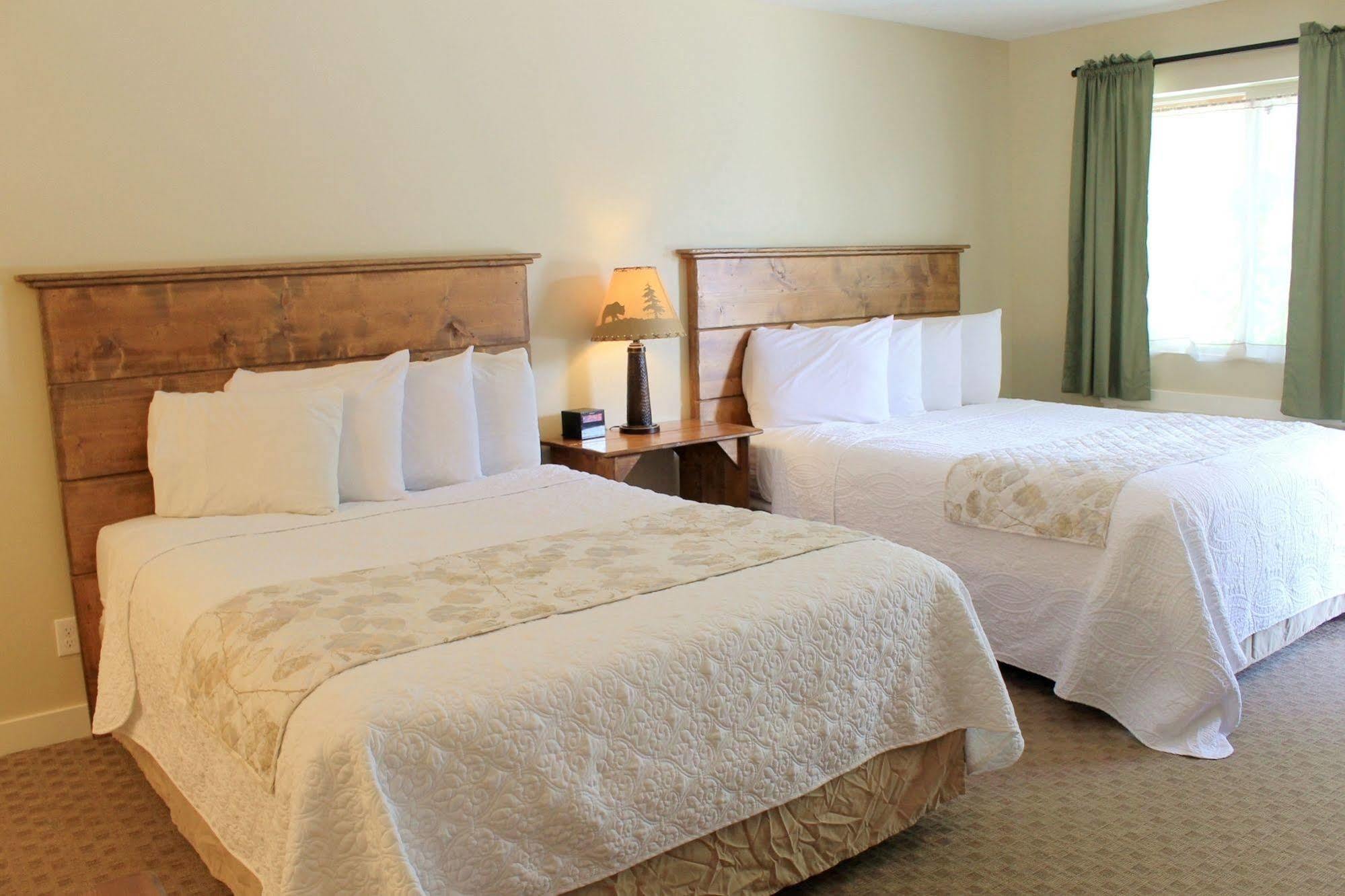 Moose Creek Inn West Yellowstone Eksteriør billede