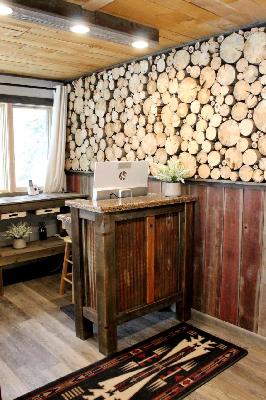 Moose Creek Inn West Yellowstone Eksteriør billede