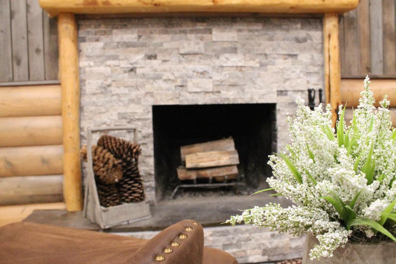 Moose Creek Inn West Yellowstone Eksteriør billede