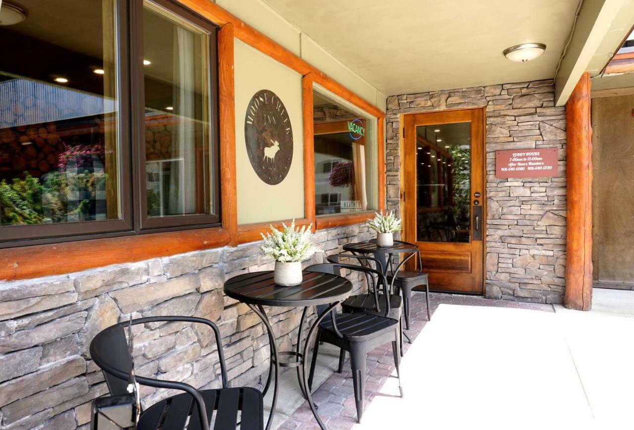 Moose Creek Inn West Yellowstone Eksteriør billede